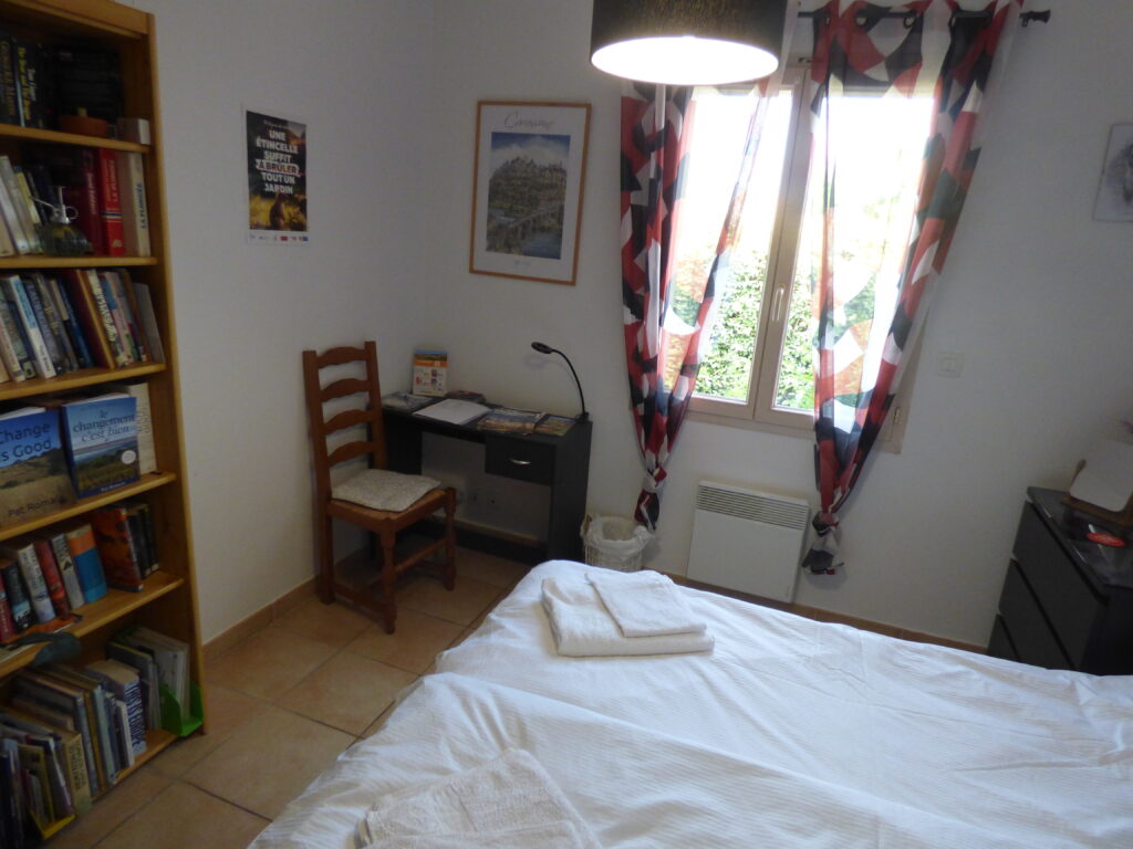 Room with study desk